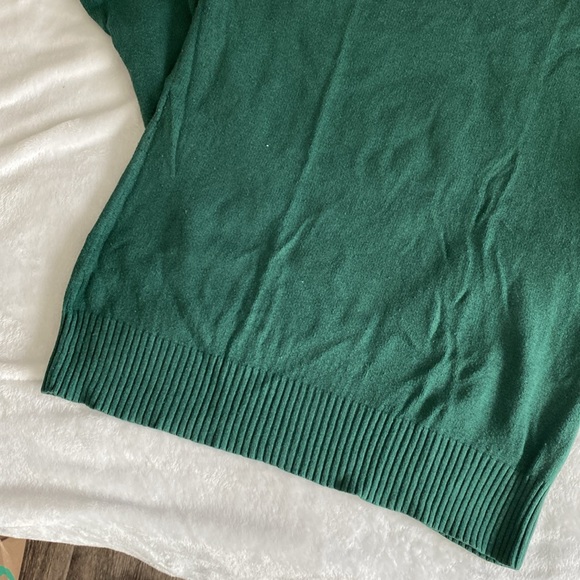 Evergreen v-neck sweater - Picture 11 of 17